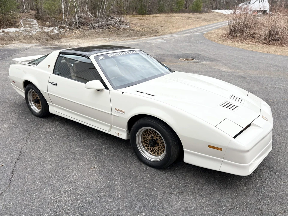 1989 Pontiac Firebird Trans Am 3rd Gen - Image 21 of 31