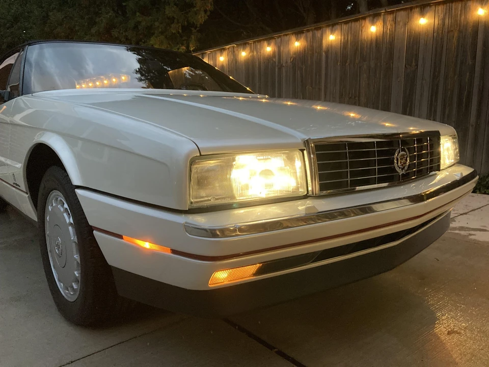 1990 Cadillac Allante - Image 24 of 31
