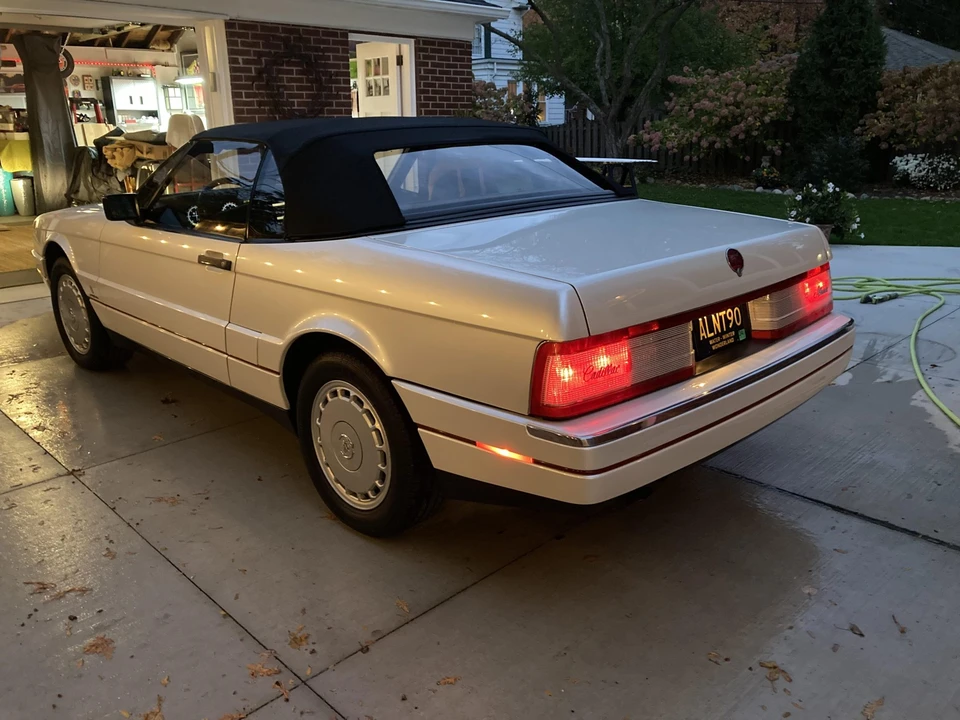 1990 Cadillac Allante - Image 27 of 31