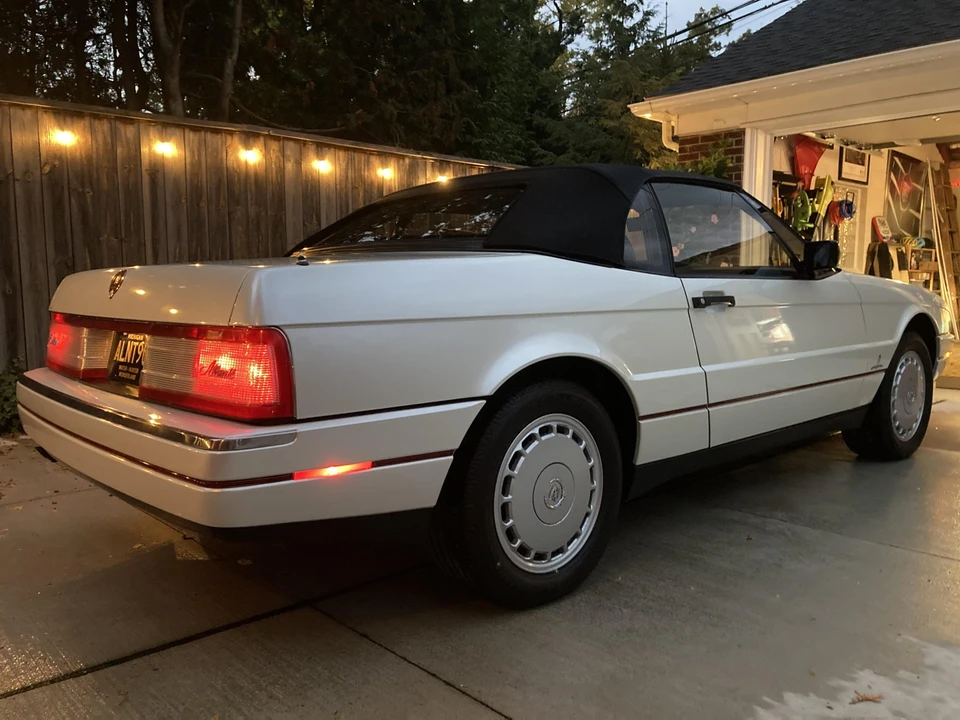 1990 Cadillac Allante - Image 25 of 31