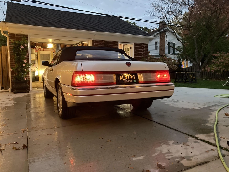 1990 Cadillac Allante - Image 26 of 31