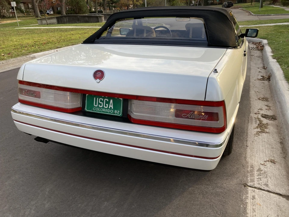 1990 Cadillac Allante - Image 28 of 31