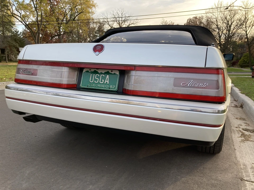 1990 Cadillac Allante - Image 29 of 31