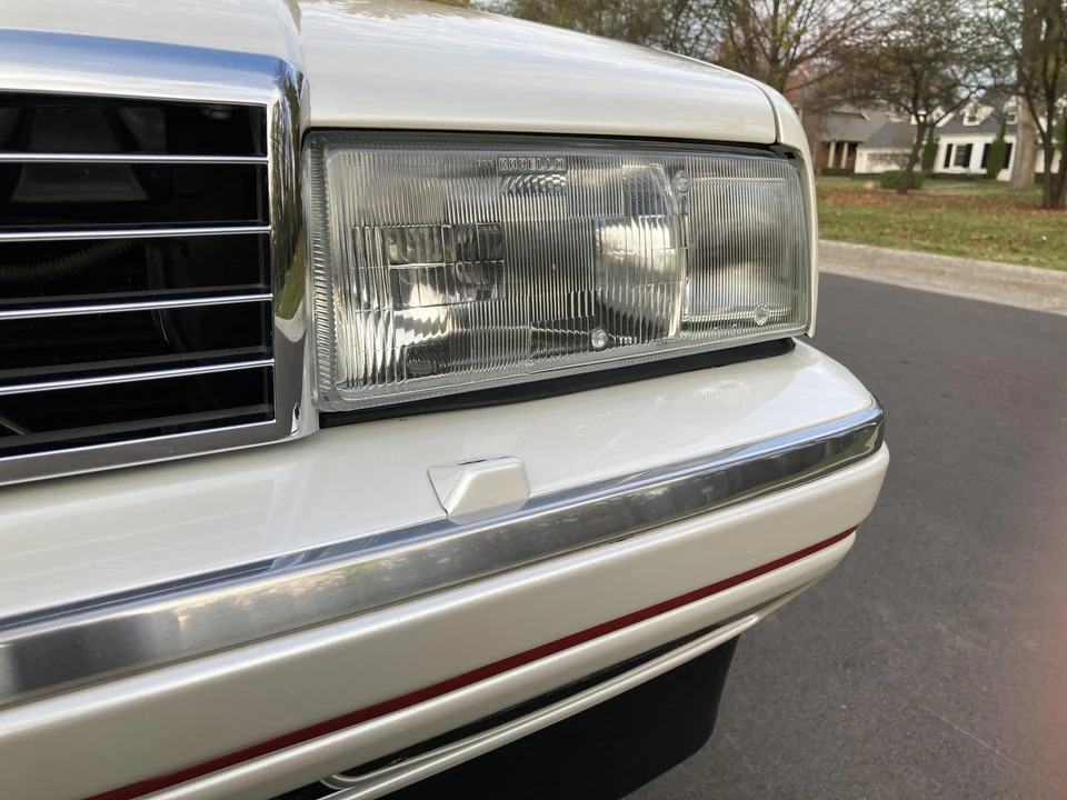 1990 Cadillac Allante - Image 31 of 31