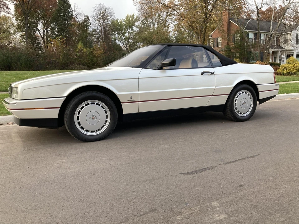 1990 Cadillac Allante - Image 8 of 31