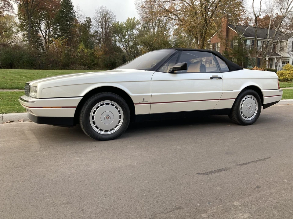 1990 Cadillac Allante - Image 7 of 31