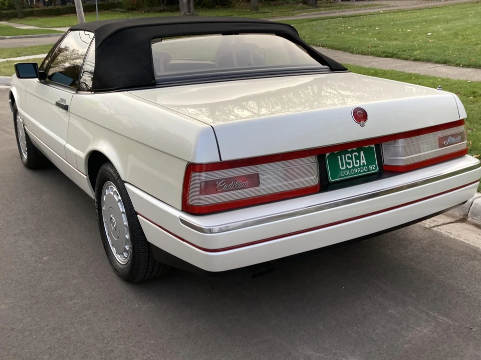 1990 Cadillac Allante - Image 12 of 31