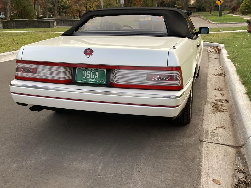 1990 Cadillac Allante - Image 13 of 31