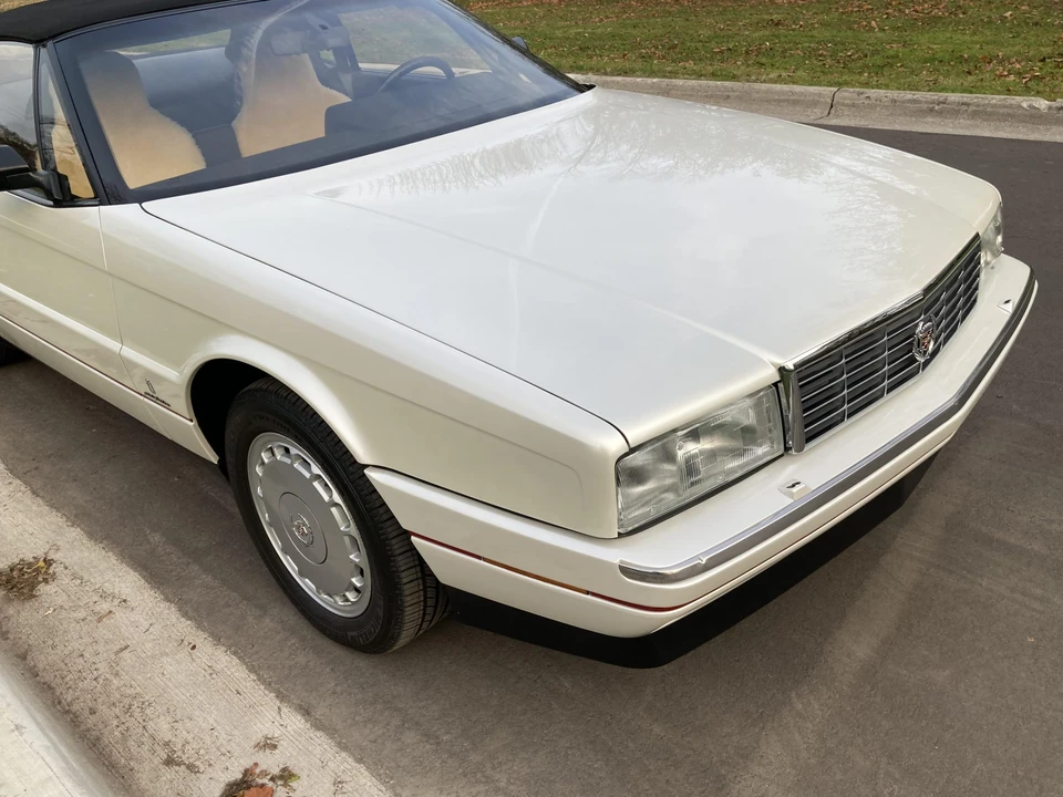 1990 Cadillac Allante - Image 22 of 31