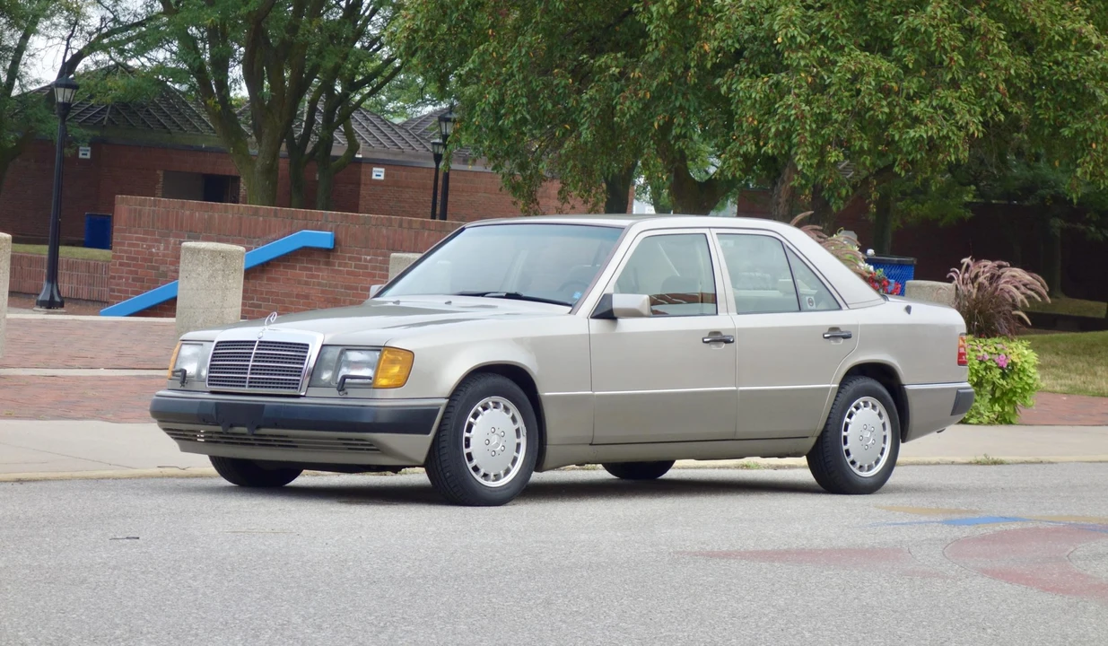 1991 Mercedes-Benz W124 E-Class - Image 3 of 31