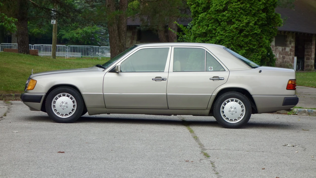 1991 Mercedes-Benz W124 E-Class - Image 12 of 31