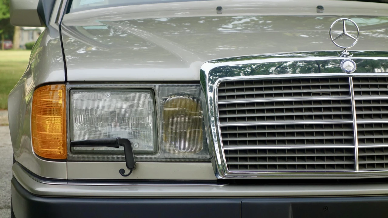 1991 Mercedes-Benz W124 E-Class - Image 23 of 31