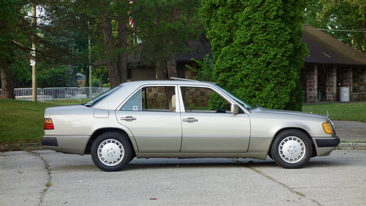 1991 Mercedes-Benz W124 E-Class - Image 8 of 31