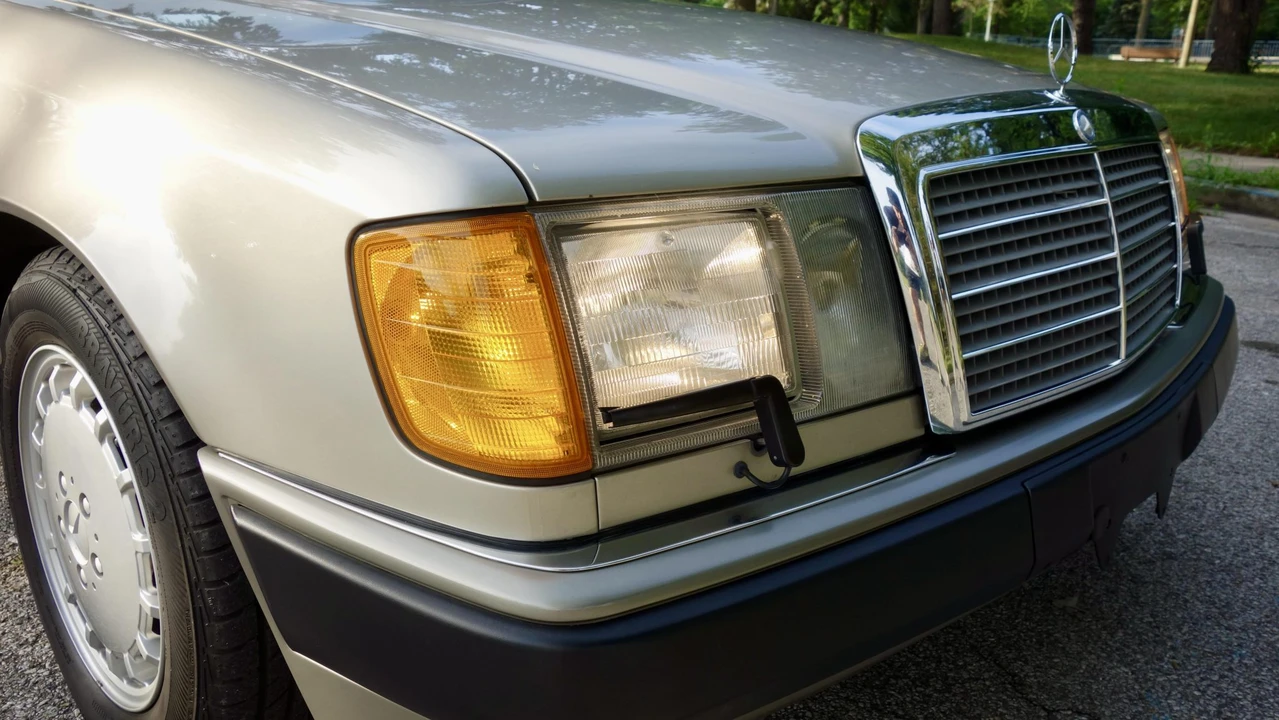 1991 Mercedes-Benz W124 E-Class - Image 25 of 31