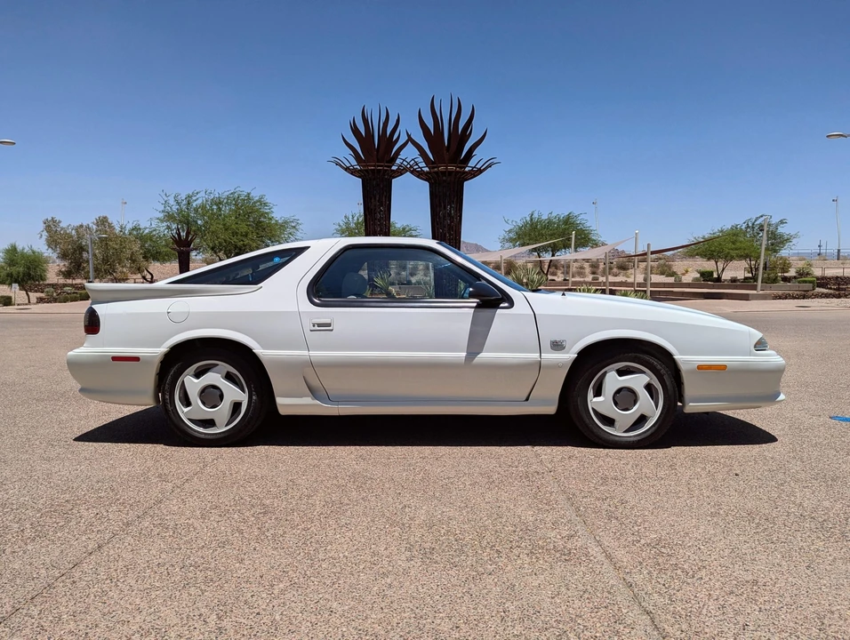 1992 Dodge Daytona - Image 14 of 31