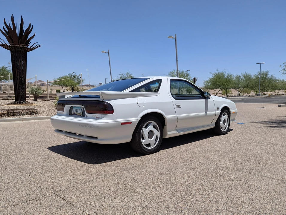 1992 Dodge Daytona - Image 12 of 31