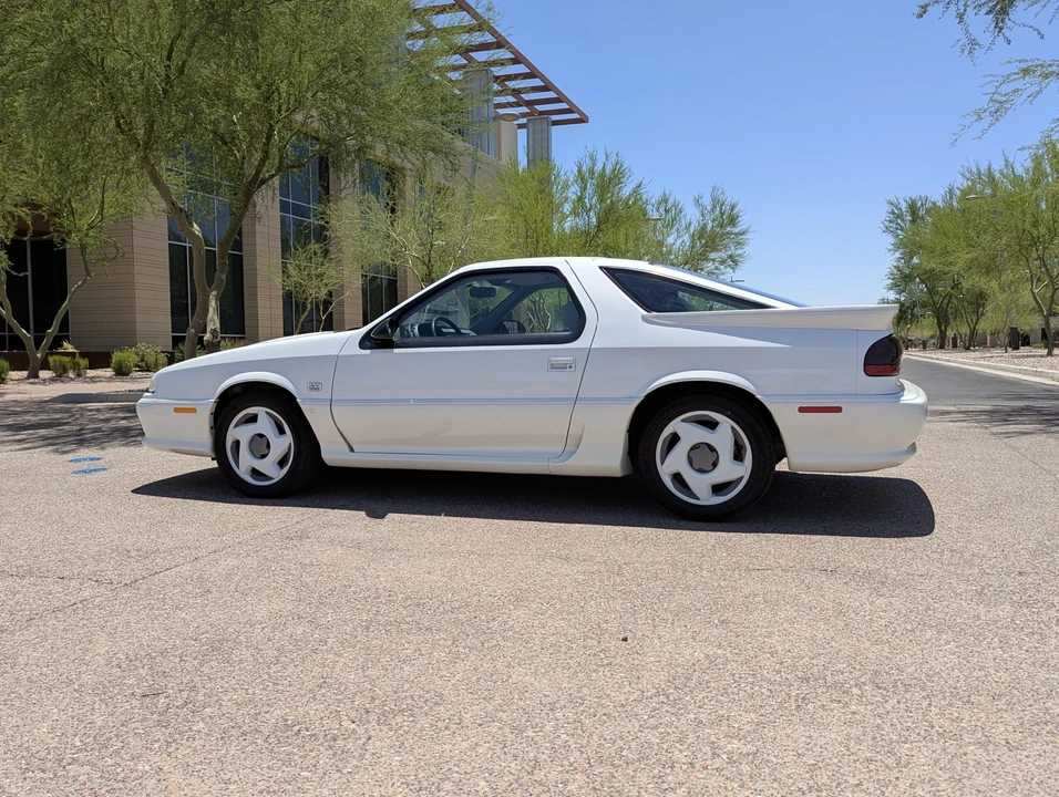 1992 Dodge Daytona - Image 9 of 31