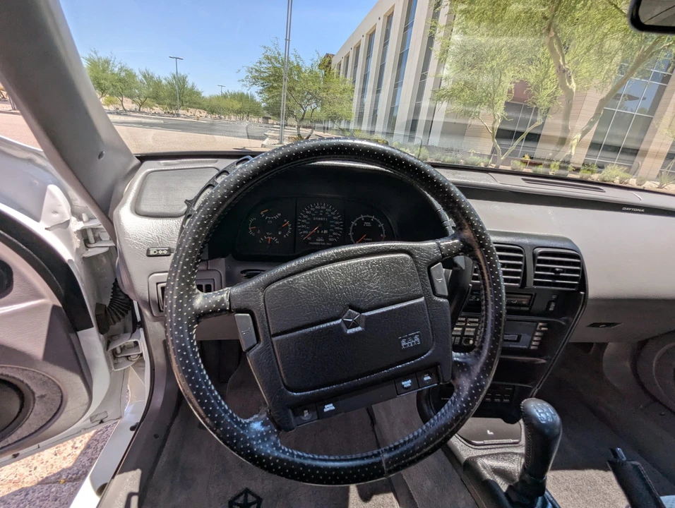 1992 Dodge Daytona - Image 27 of 31
