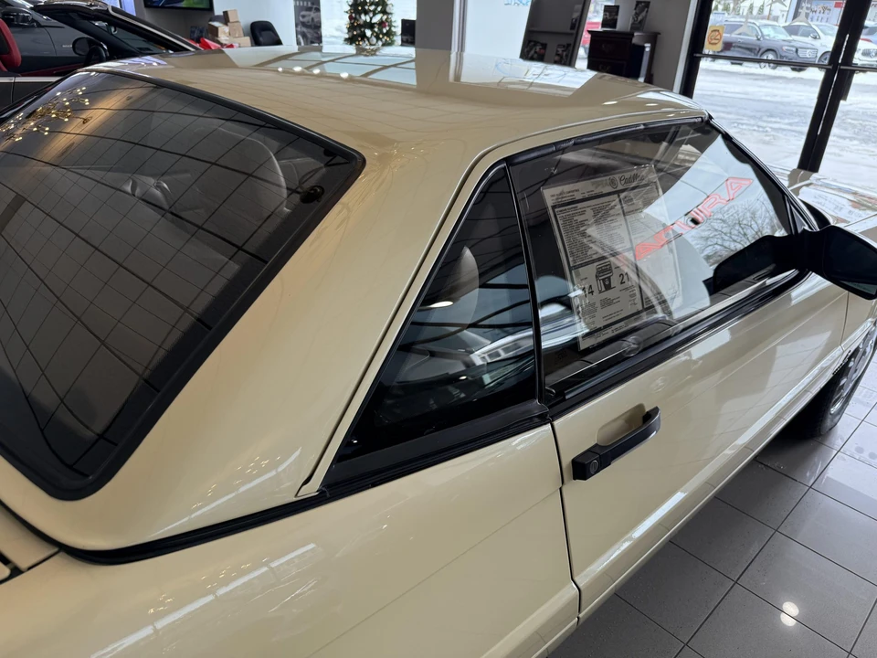 1993 Cadillac Allante - Image 18 of 31