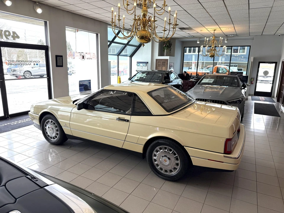1993 Cadillac Allante - Image 9 of 31