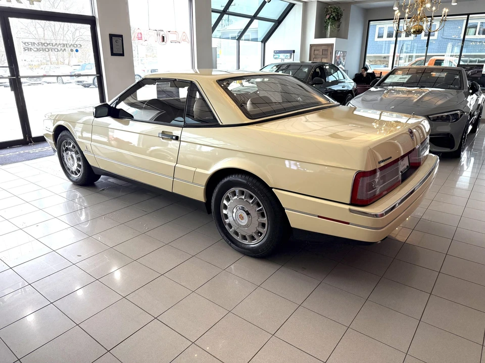 1993 Cadillac Allante - Image 10 of 31