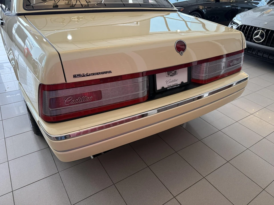 1993 Cadillac Allante - Image 15 of 31