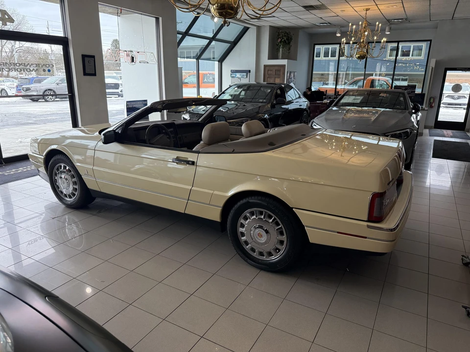 1993 Cadillac Allante - Image 30 of 31
