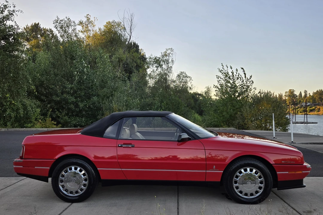 1993 Cadillac Allante - Image 28 of 31