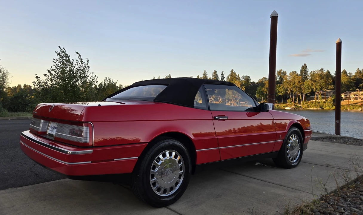 1993 Cadillac Allante - Image 26 of 31