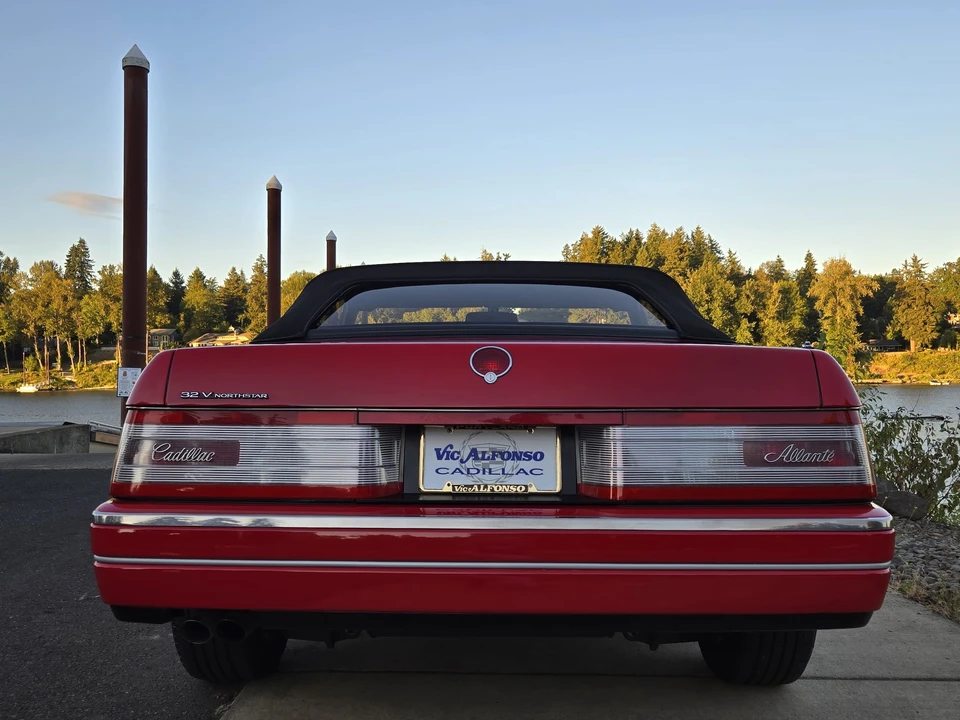 1993 Cadillac Allante - Image 22 of 31