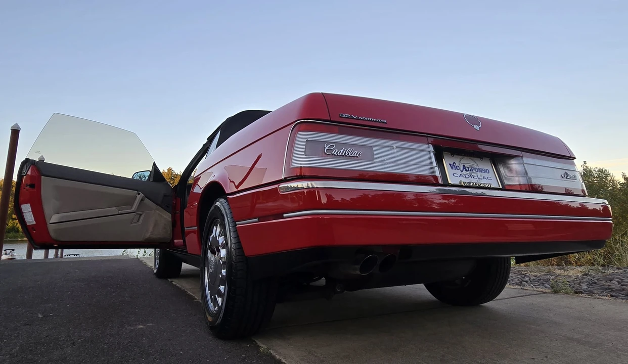 1993 Cadillac Allante - Image 21 of 31
