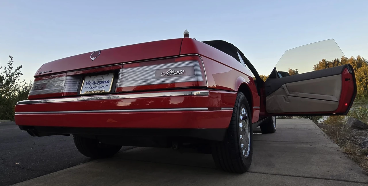 1993 Cadillac Allante - Image 25 of 31