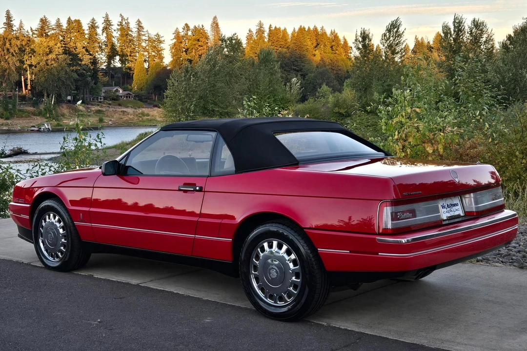 1993 Cadillac Allante - Image 17 of 31