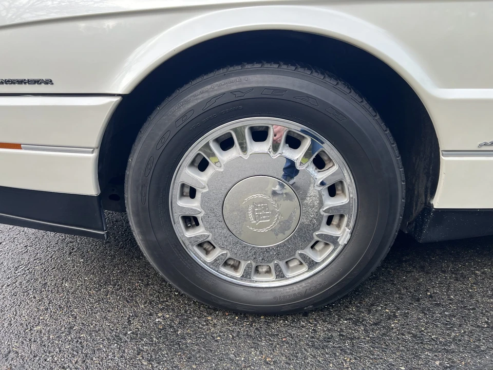1993 Cadillac Allante - Image 17 of 31
