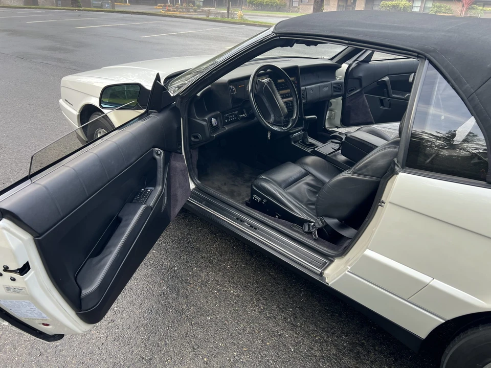 1993 Cadillac Allante - Image 28 of 31