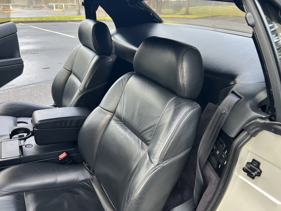 1993 Cadillac Allante - Image 29 of 31