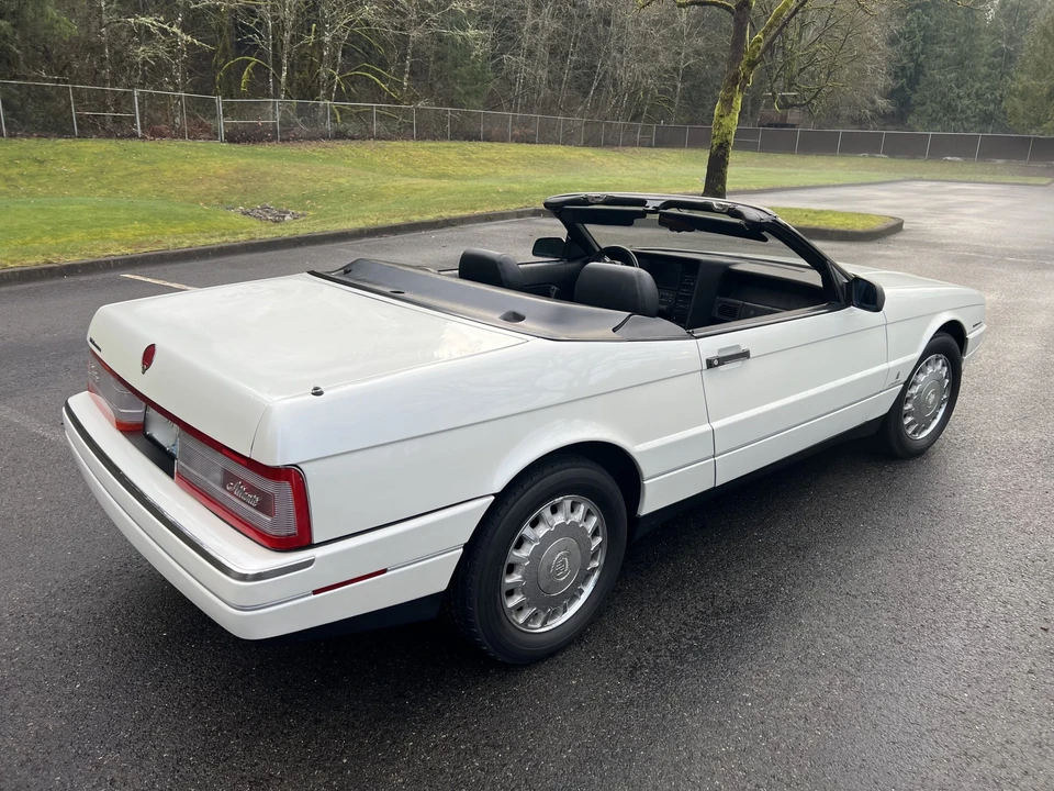 1993 Cadillac Allante - Image 4 of 31