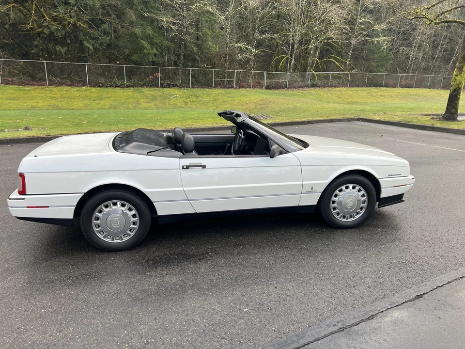 1993 Cadillac Allante - Image 5 of 31