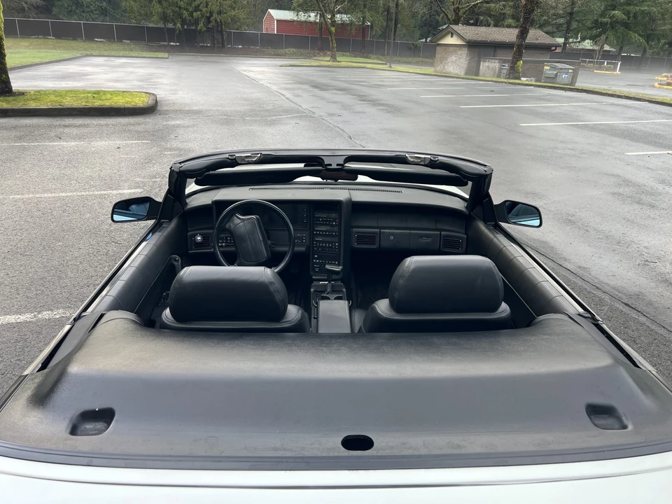 1993 Cadillac Allante - Image 25 of 31