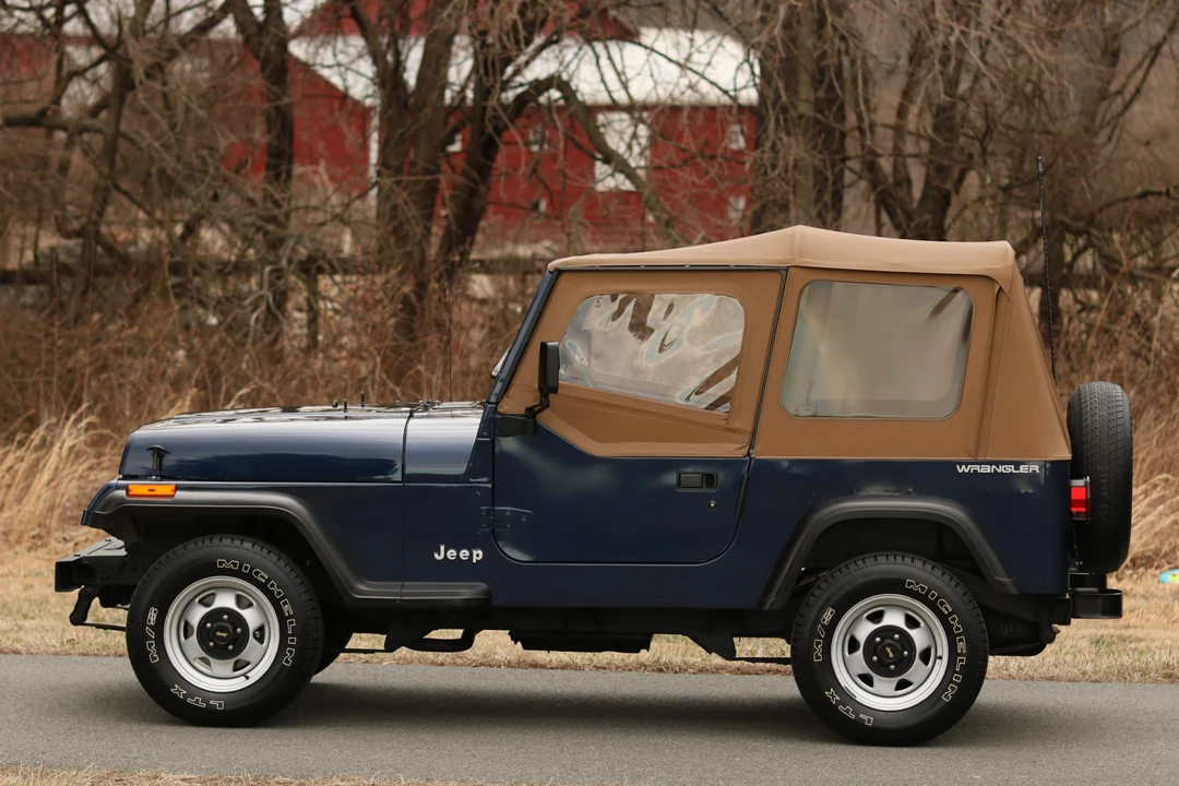 1993 Jeep YJ Wrangler - Image 11 of 31