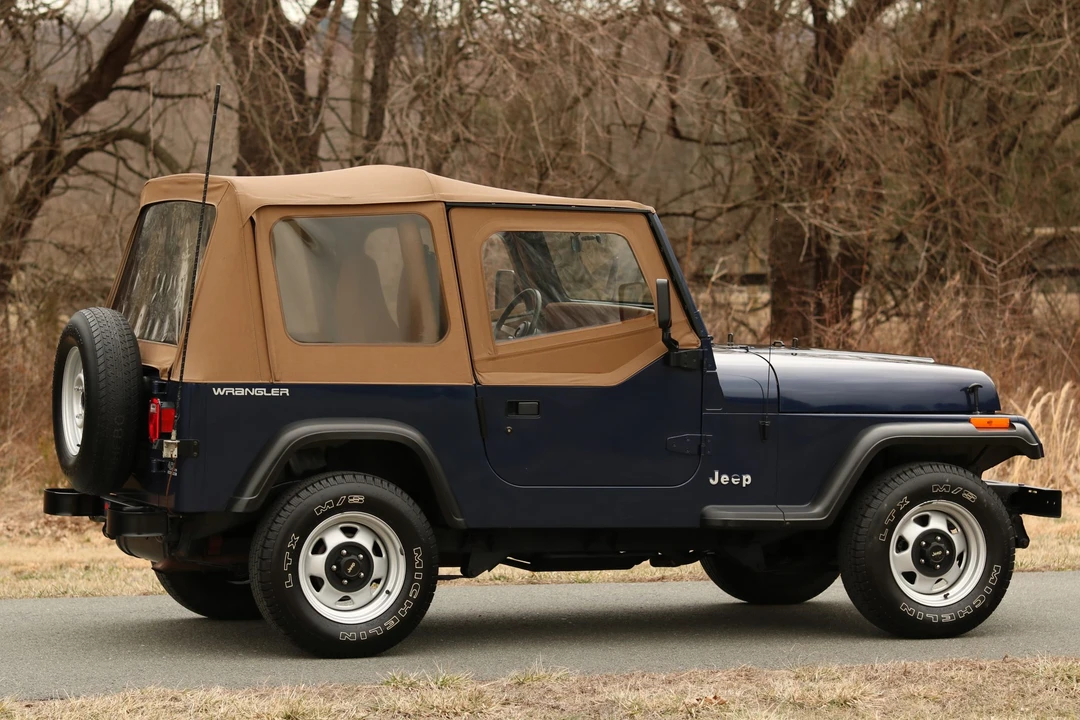 1993 Jeep YJ Wrangler - Image 24 of 31