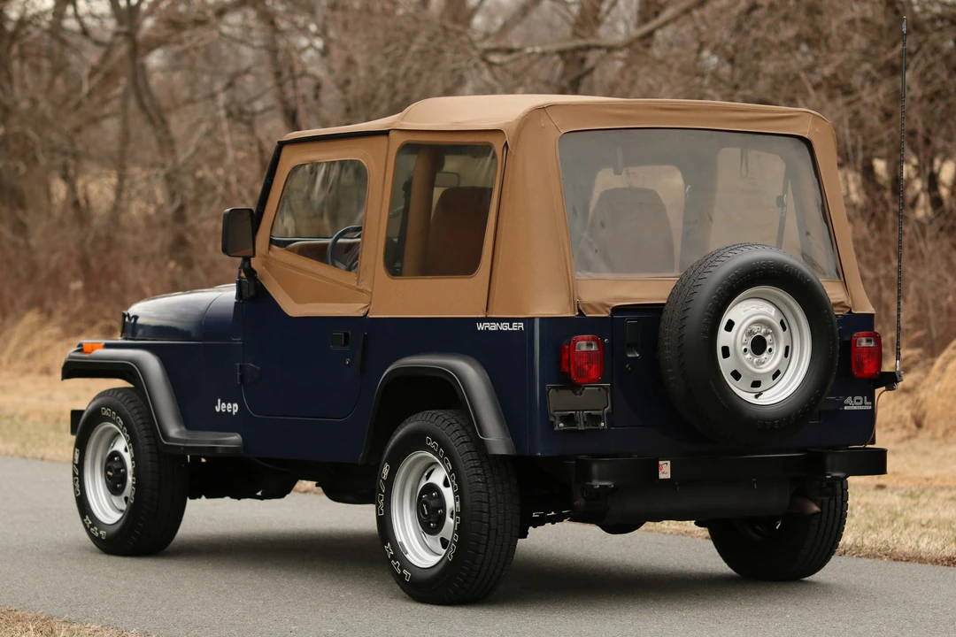 1993 Jeep YJ Wrangler - Image 14 of 31