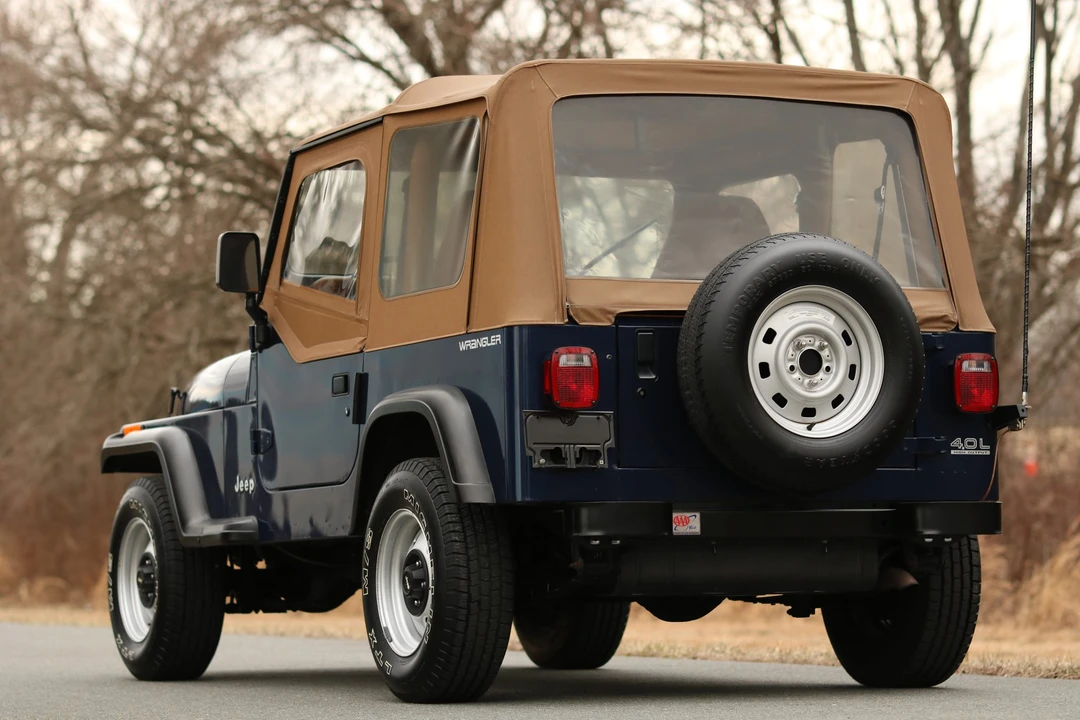 1993 Jeep YJ Wrangler - Image 15 of 31