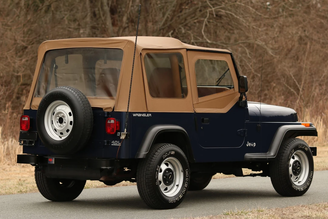 1993 Jeep YJ Wrangler - Image 22 of 31
