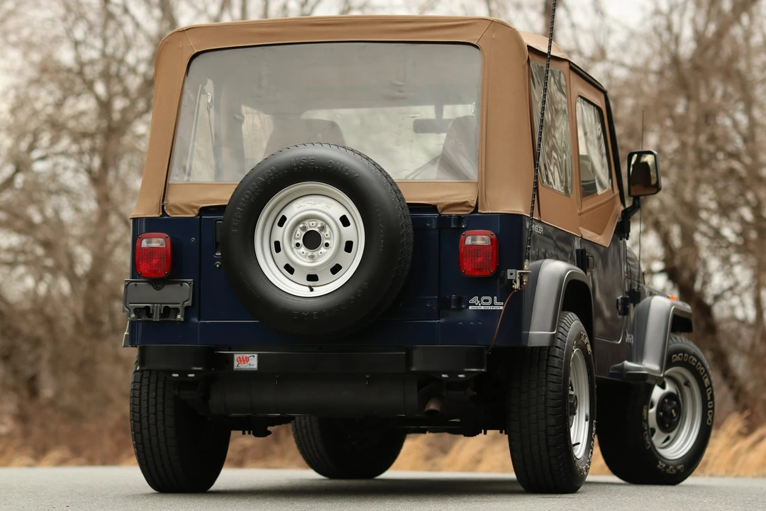 1993 Jeep YJ Wrangler - Image 20 of 31