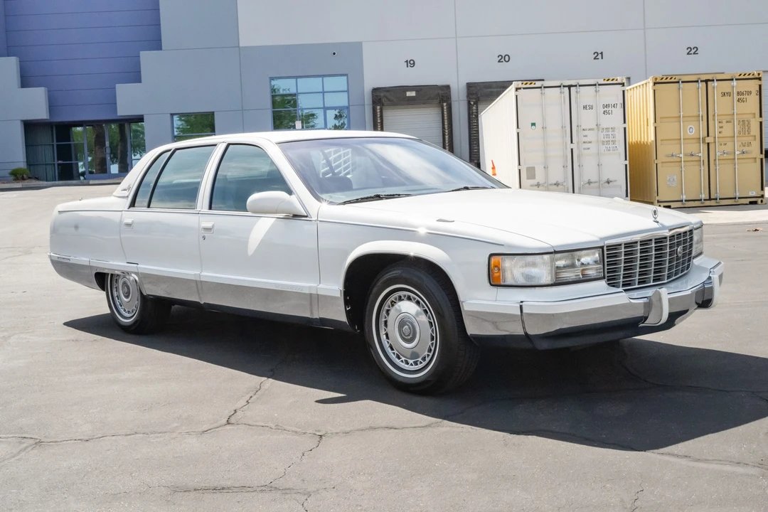 1995 Cadillac Fleetwood - Image 9 of 31