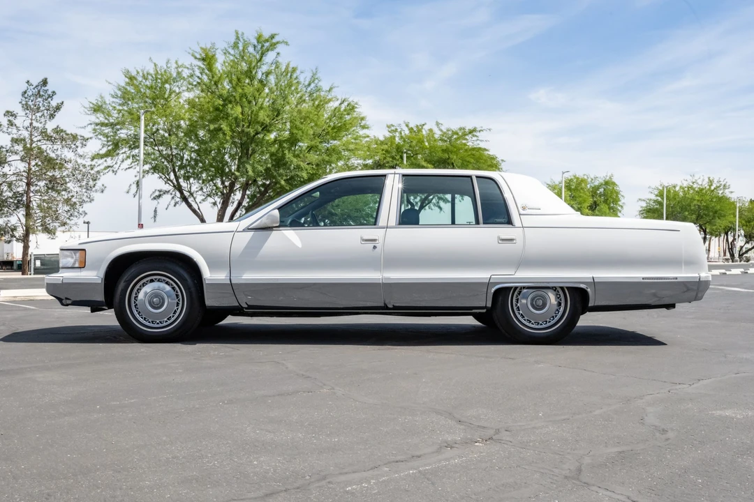 1995 Cadillac Fleetwood - Image 4 of 31