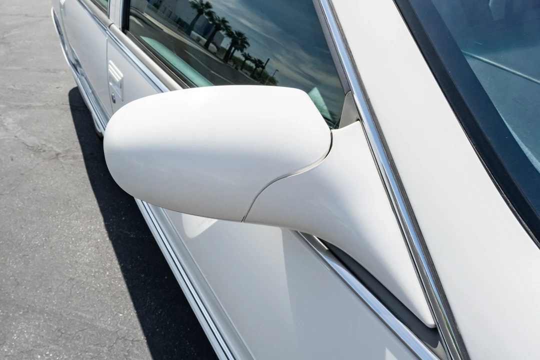 1995 Cadillac Fleetwood - Image 22 of 31