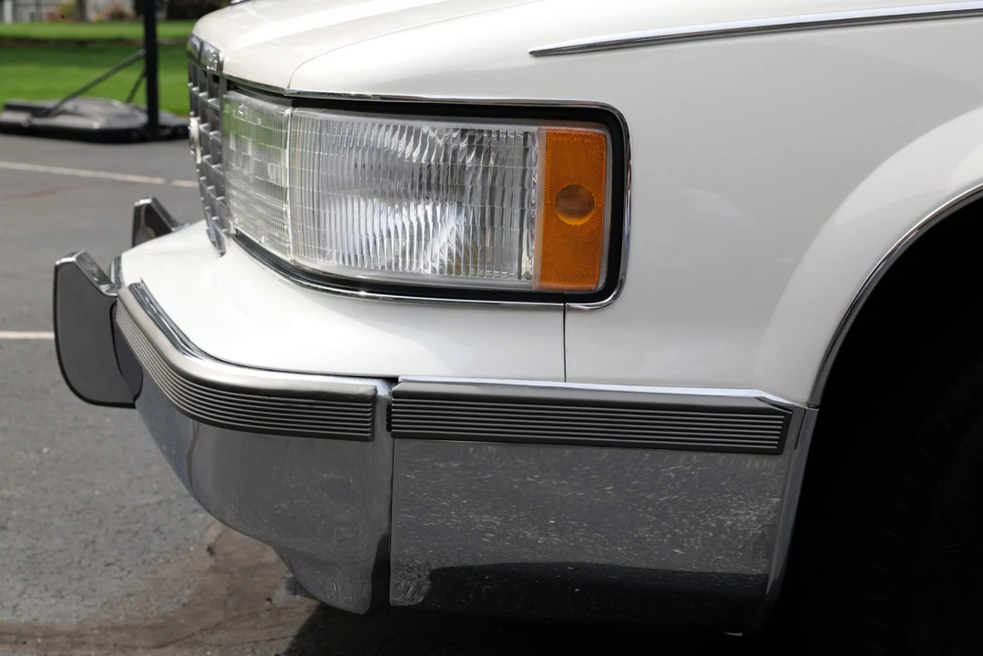 1995 Cadillac Fleetwood - Image 26 of 31
