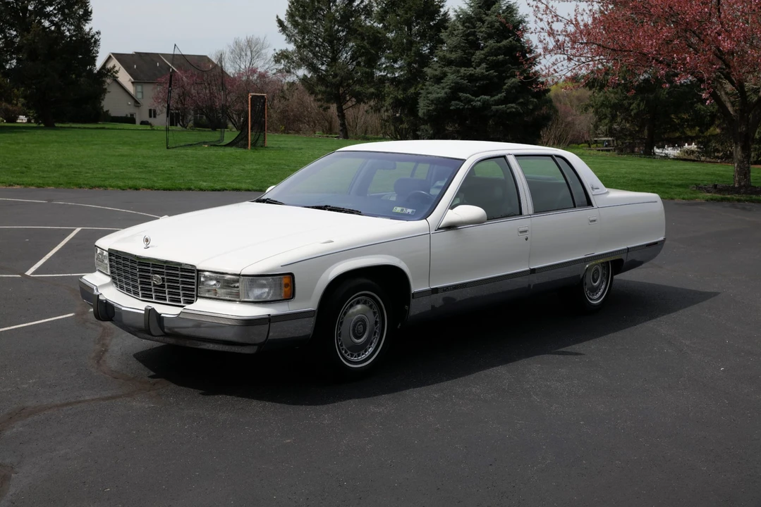 1995 Cadillac Fleetwood - Image 7 of 31